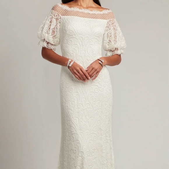 Tadashi Shoji Dresses & Skirts - Tadashi Shoji Ivory Lace Wedding Dress